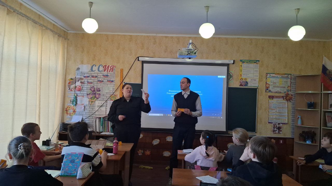 Сотрудники Отдела Госавтоинспекции ОМВД России «Васильевский» организовали для школьников познавательный мастер-класс под названием «Засветись ради жизни!» Сотрудники Отдела Госавтоинспекции ОМВД России «Васильевский» организовали для школьников познавательный мастер-класс под названием «Засветись ради жизни!»