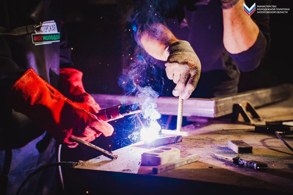 Мастерская #ЮгМолодой набирает обороты и продолжает принимать творческую молодёжь! Мастерская #ЮгМолодой набирает обороты и продолжает принимать творческую молодёжь!