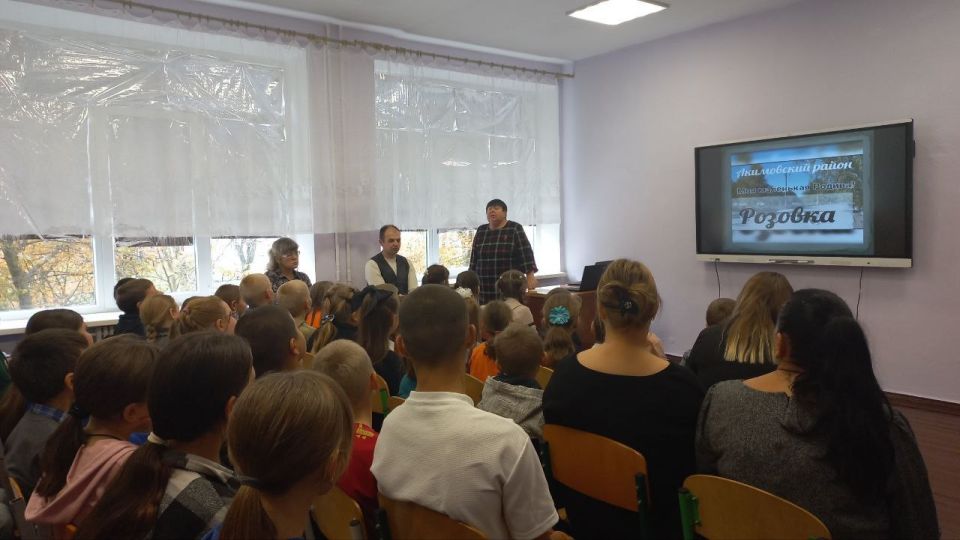 28 октября 2025 года Розовская средняя школа №29, в партнерстве с Розовским Домом культуры и библиотеки, торжественно отметила День освобождения села Розовка 28 октября 2025 года Розовская средняя школа №29, в партнерстве с Розовским Домом культуры и библиотеки, торжественно отметила День освобождения села Розовка