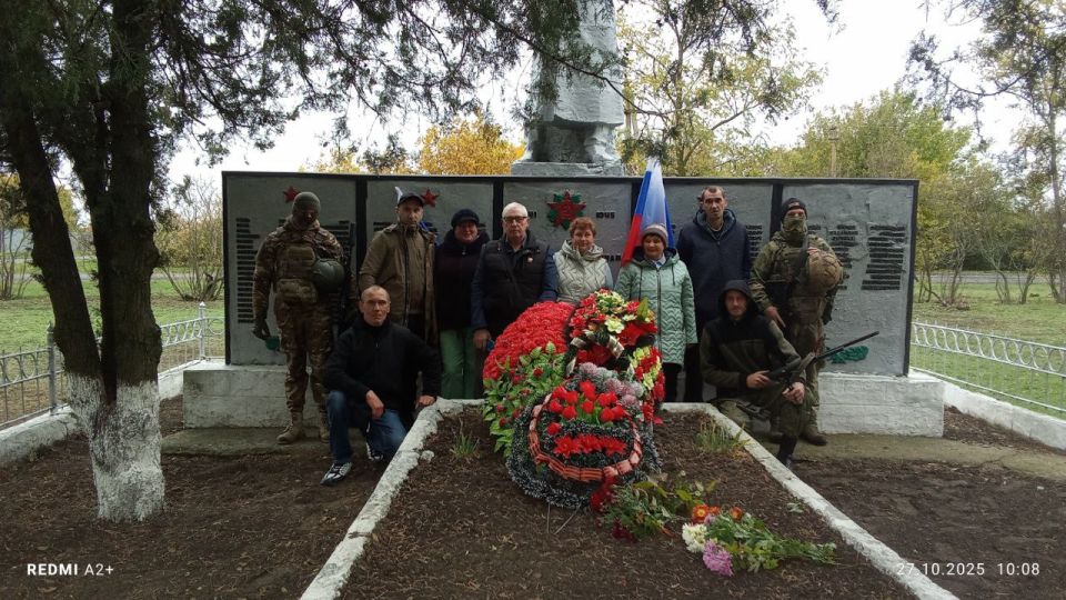 В сёлах Шевченко и Первомайское возложили цветы в честь 82-й годовщины освобождения Васильевки и Васильевского района от немецко-фашистских захватчиков В сёлах Шевченко и Первомайское возложили цветы в честь 82-й годовщины освобождения Васильевки и Васильевского района от немецко-фашистских захватчиков