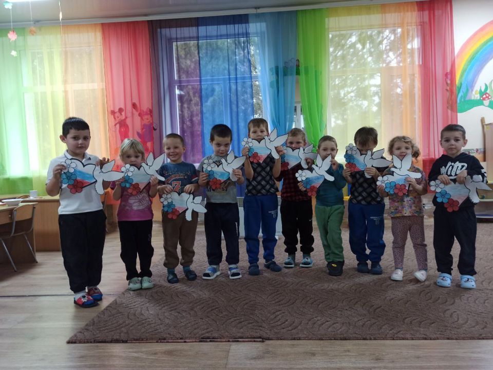 27 октября 1943 года — памятная дата, когда село Калиновка Весёловского района было освобождено от немецко-фашистских захватчиков 27 октября 1943 года — памятная дата, когда село Калиновка Весёловского района было освобождено от немецко-фашистских захватчиков