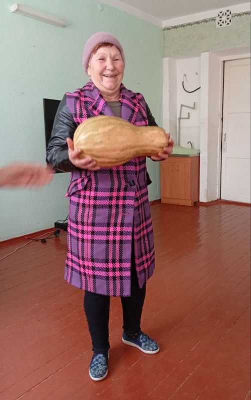 "Осенние посиделки". В Шевченковском сельском Доме культуры в женском клубе "Весёлые соседки" состоялась очередная встреча "Осенние посиделки". Когда урожай был убран и можно было немного отдохнуть от работ на земле... "Осенние посиделки". В Шевченковском сельском Доме культуры в женском клубе "Весёлые соседки" состоялась очередная встреча "Осенние посиделки". Когда урожай был убран и можно было немного отдохнуть от работ на земле...