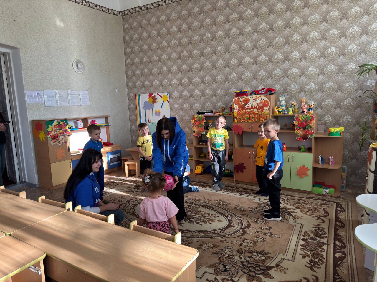 "Молодая Гвардия" и активисты "Единой России" подарили праздник детям в селе Девненское! "Молодая Гвардия" и активисты "Единой России" подарили праздник детям в селе Девненское!