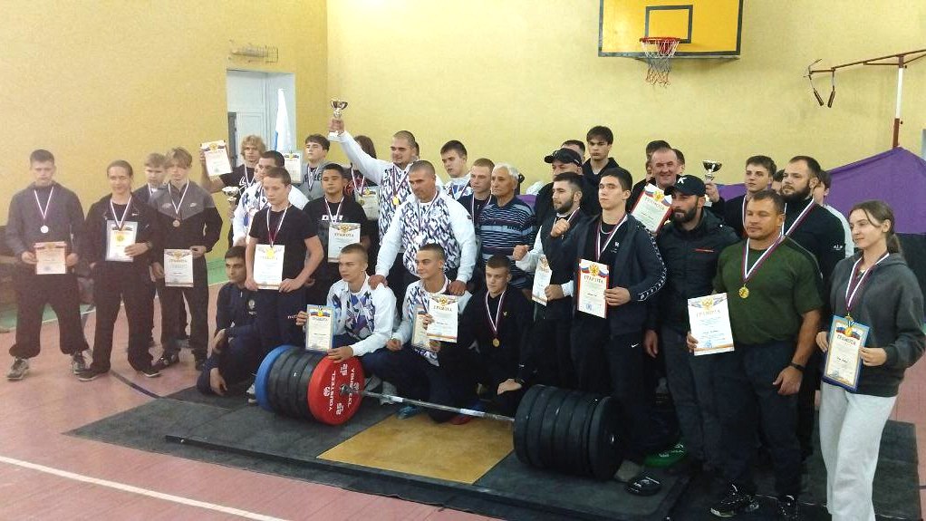 У михайловских тяжелоатлетов выдались золотые выходные У михайловских тяжелоатлетов выдались золотые выходные
