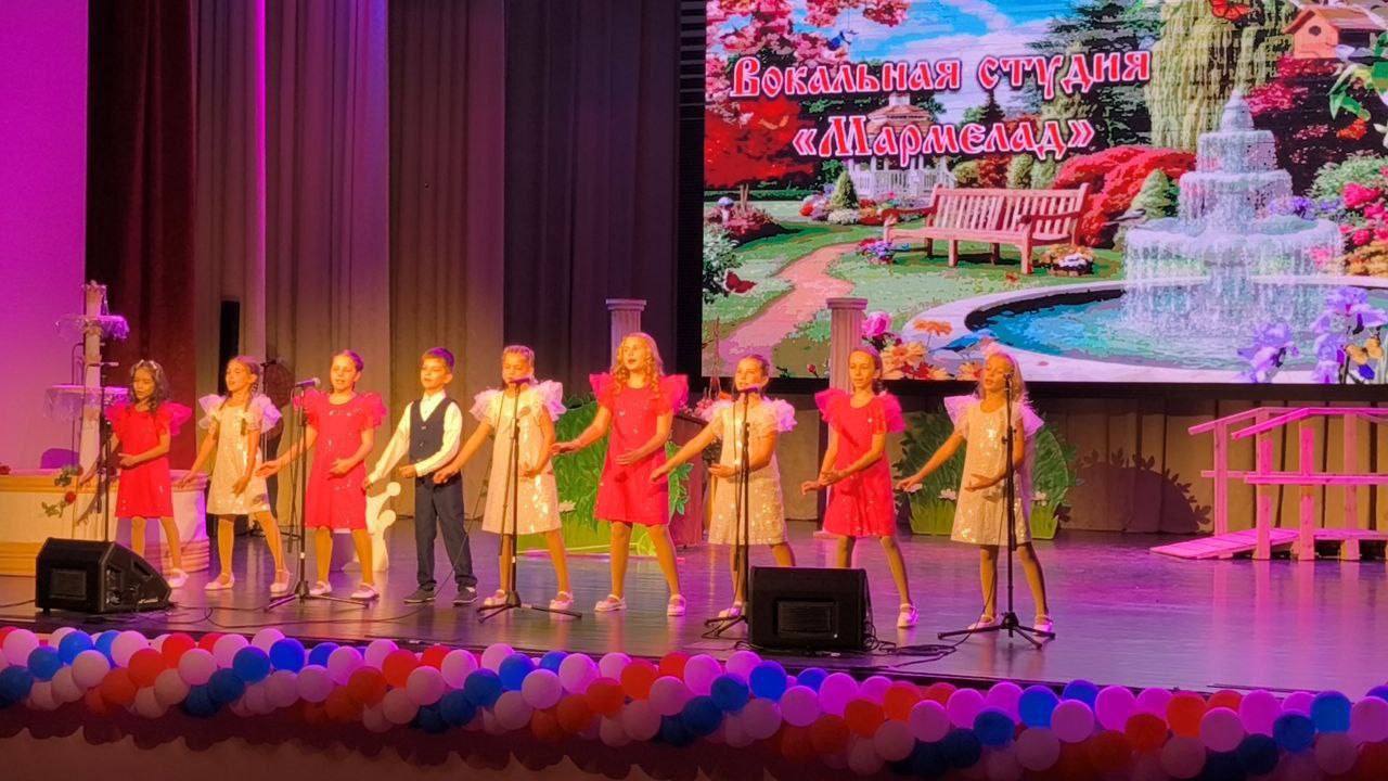 Сегодня во Дворце культуры железнодорожников состоялась яркая и увлекательная программа «Подарю вам  Сегодня во Дворце культуры железнодорожников состоялась яркая и увлекательная программа «Подарю вам