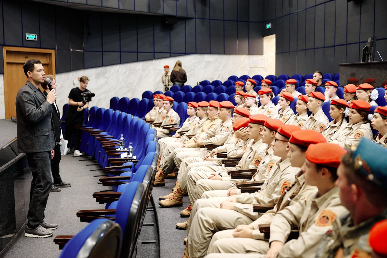 «История Великой Победы»: молодёжь из Запорожской области почтила память героев в Музее Победы в Москве! «История Великой Победы»: молодёжь из Запорожской области почтила память героев в Музее Победы в Москве!