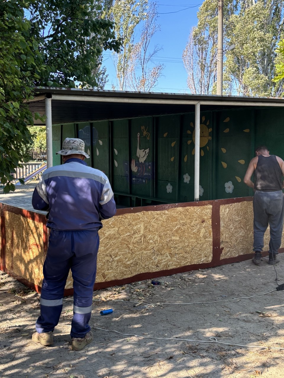 Администрация и коллектив , родители детского сада «Тополёк» г.Молочанск выражают огромную благодарность заместителю министра по строительству Республики Ингушетия Игорю Николаевичу Захарову и специалистам... Администрация и коллектив , родители детского сада «Тополёк» г.Молочанск выражают огромную благодарность заместителю министра по строительству Республики Ингушетия Игорю Николаевичу Захарову и специалистам...