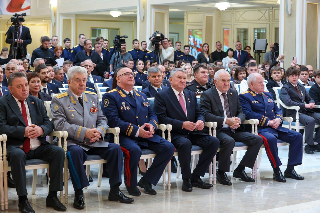 В Совете Федерации наградили детей-героев за спасение людей и проявленное мужество В Совете Федерации наградили детей-героев за спасение людей и проявленное мужество