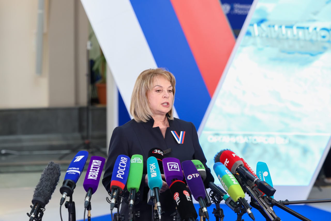 Сегодня, 31 октября, на заседании Законодательного Собрания Запорожской области единогласно был принят сразу в трех чтениях закон Запорожской области «Об избирательных комиссиях в Запорожской области» в ранее согласованной...