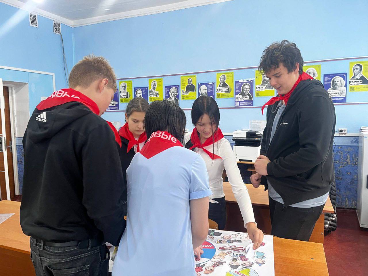 Ярко и познавательно: в Вознесенской школе №5 готовятся ко Дню народного единства! Ярко и познавательно: в Вознесенской школе №5 готовятся ко Дню народного единства!