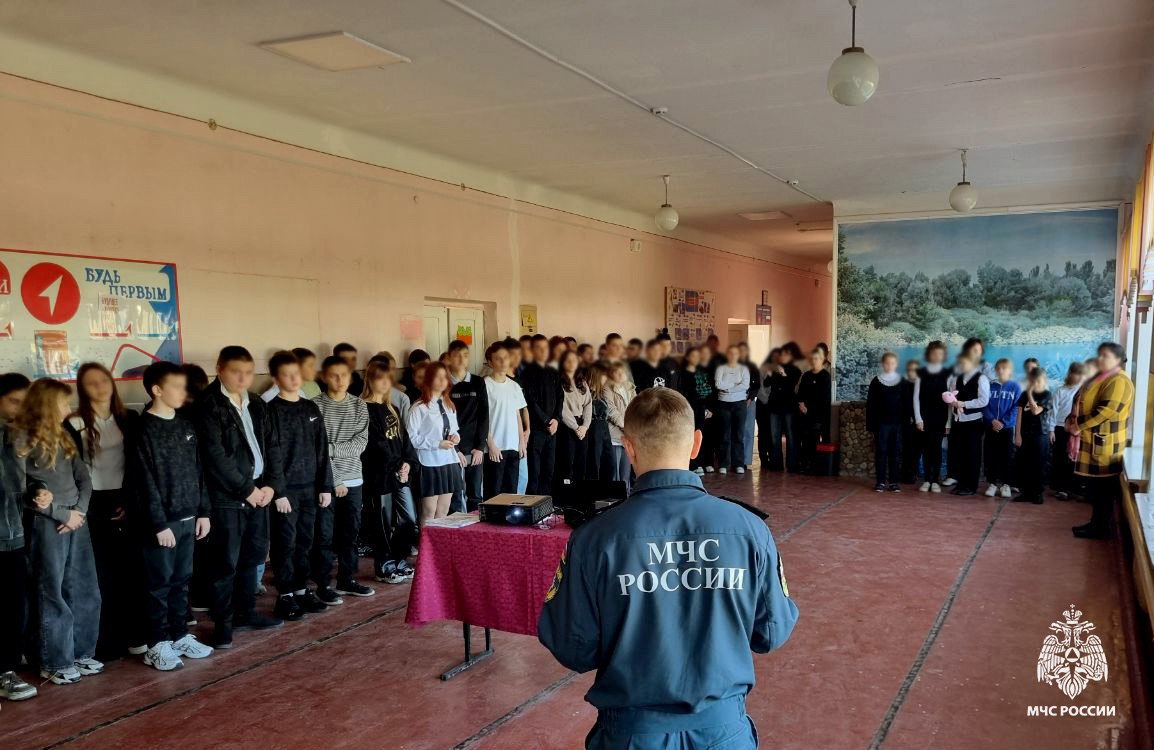 Инспекторы ГИМС МЧС России провели урок для школьников Преславской средней общеобразовательной школы