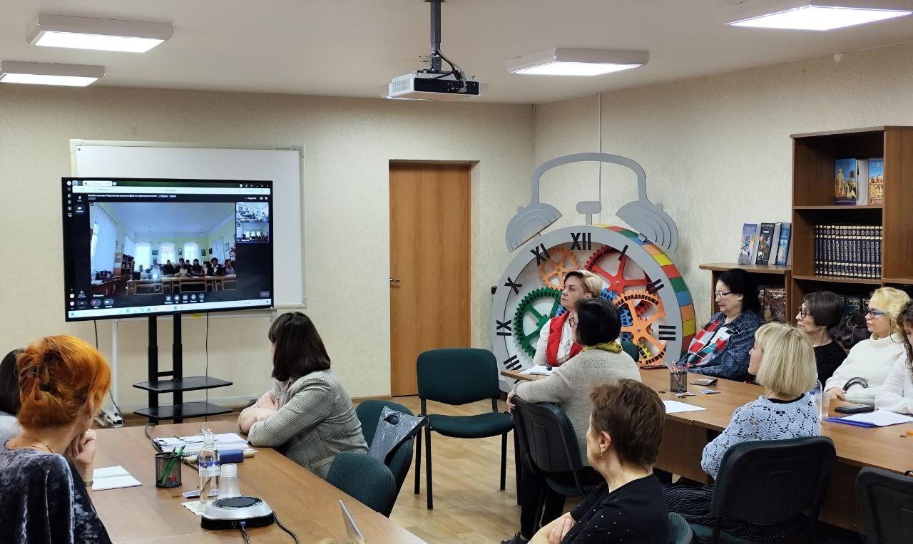 Онлайн-семинар объединил преподавателей Кандалакши и Приморского муниципалитета Онлайн-семинар объединил преподавателей Кандалакши и Приморского муниципалитета