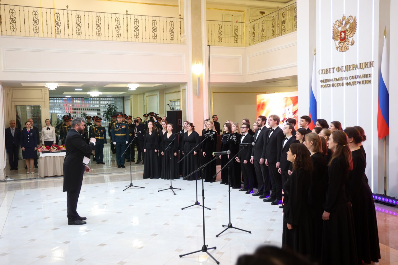 В Совете Федерации наградили детей-героев за спасение людей и проявленное мужество В Совете Федерации наградили детей-героев за спасение людей и проявленное мужество