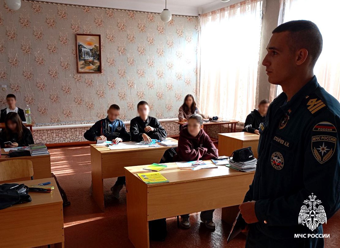 Инспекторы ГИМС МЧС России провели урок для школьников Преславской средней общеобразовательной школы Инспекторы ГИМС МЧС России провели урок для школьников Преславской средней общеобразовательной школы