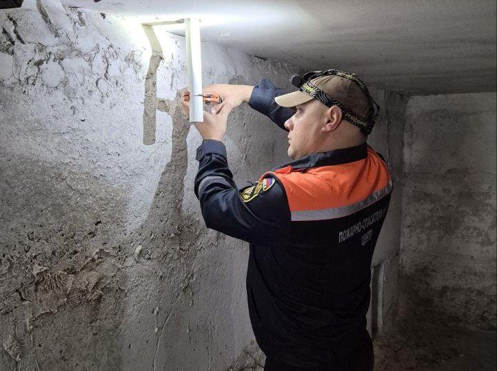 В детсаду «Кузнечик» города Токмак приступили к монтажу радиаторов В детсаду «Кузнечик» города Токмак приступили к монтажу радиаторов