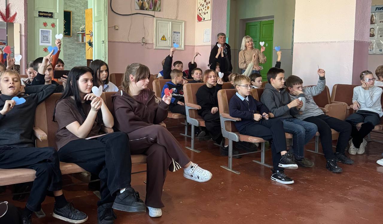 В Центре детско-юношеского творчества г.Токмак состоялось торжественное мероприятие, посвящённое Дню народного единства В Центре детско-юношеского творчества г.Токмак состоялось торжественное мероприятие, посвящённое Дню народного единства