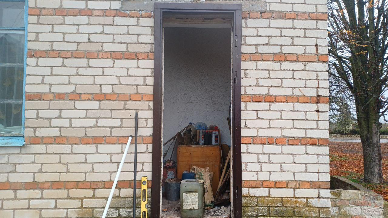 Мастера из Марий Эл начали замену окон и дверей в здании ТОА в Гусарке Мастера из Марий Эл начали замену окон и дверей в здании ТОА в Гусарке