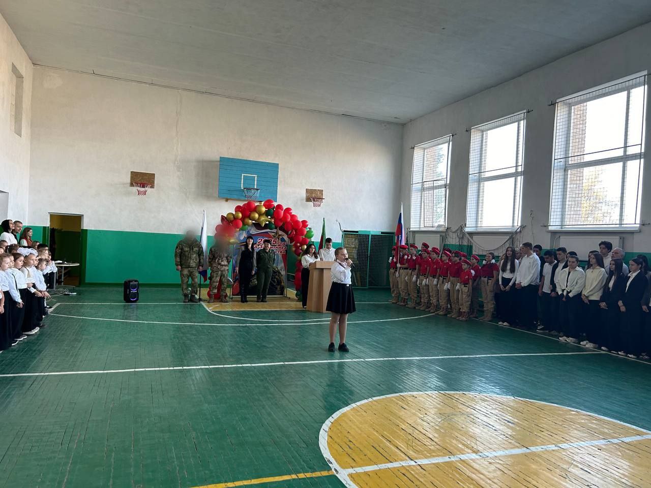 В преддверии государственного праздника – Дня народного единства – в ГБУ ОО ЗО "Константиновская СОШ №1 им. Героя Советского Союза П.Т. Одинца" состоялась торжественная линейка, направленная на воспитание патриотизма... В преддверии государственного праздника – Дня народного единства – в ГБУ ОО ЗО "Константиновская СОШ №1 им. Героя Советского Союза П.Т. Одинца" состоялась торжественная линейка, направленная на воспитание патриотизма...