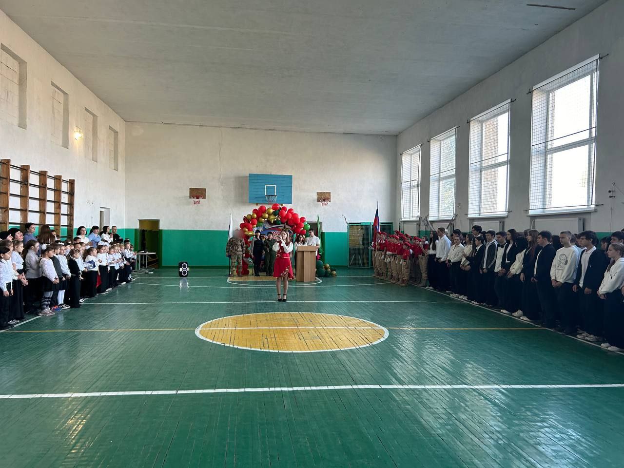 В преддверии государственного праздника – Дня народного единства – в ГБУ ОО ЗО "Константиновская СОШ №1 им. Героя Советского Союза П.Т. Одинца" состоялась торжественная линейка, направленная на воспитание патриотизма... В преддверии государственного праздника – Дня народного единства – в ГБУ ОО ЗО "Константиновская СОШ №1 им. Героя Советского Союза П.Т. Одинца" состоялась торжественная линейка, направленная на воспитание патриотизма...