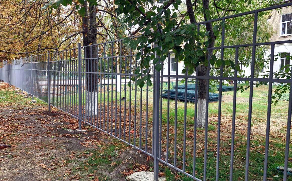 Дагестан помог отремонтировать ограждение школе в Запорожской области Дагестан помог отремонтировать ограждение школе в Запорожской области