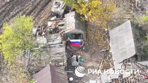 Минобороны показало кадры боёв за Красногорское в Запорожской области, в том числе удары FPV-дронов по украинской технике и блиндажам ВСУ