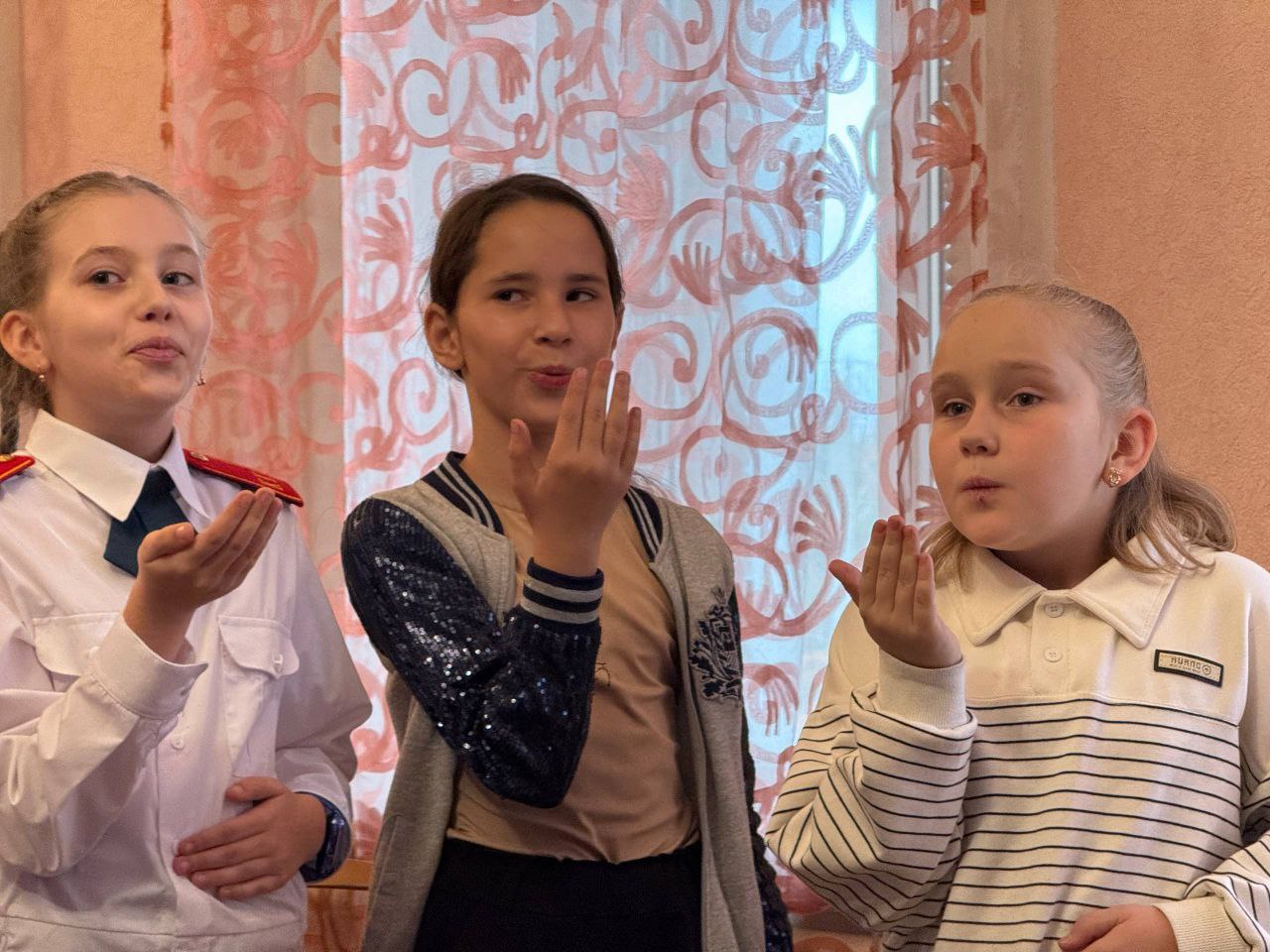 Сегодня в нашем Приазовском Доме Культуры прошло вокальное занятие, посвященное Дню народного единства Сегодня в нашем Приазовском Доме Культуры прошло вокальное занятие, посвященное Дню народного единства