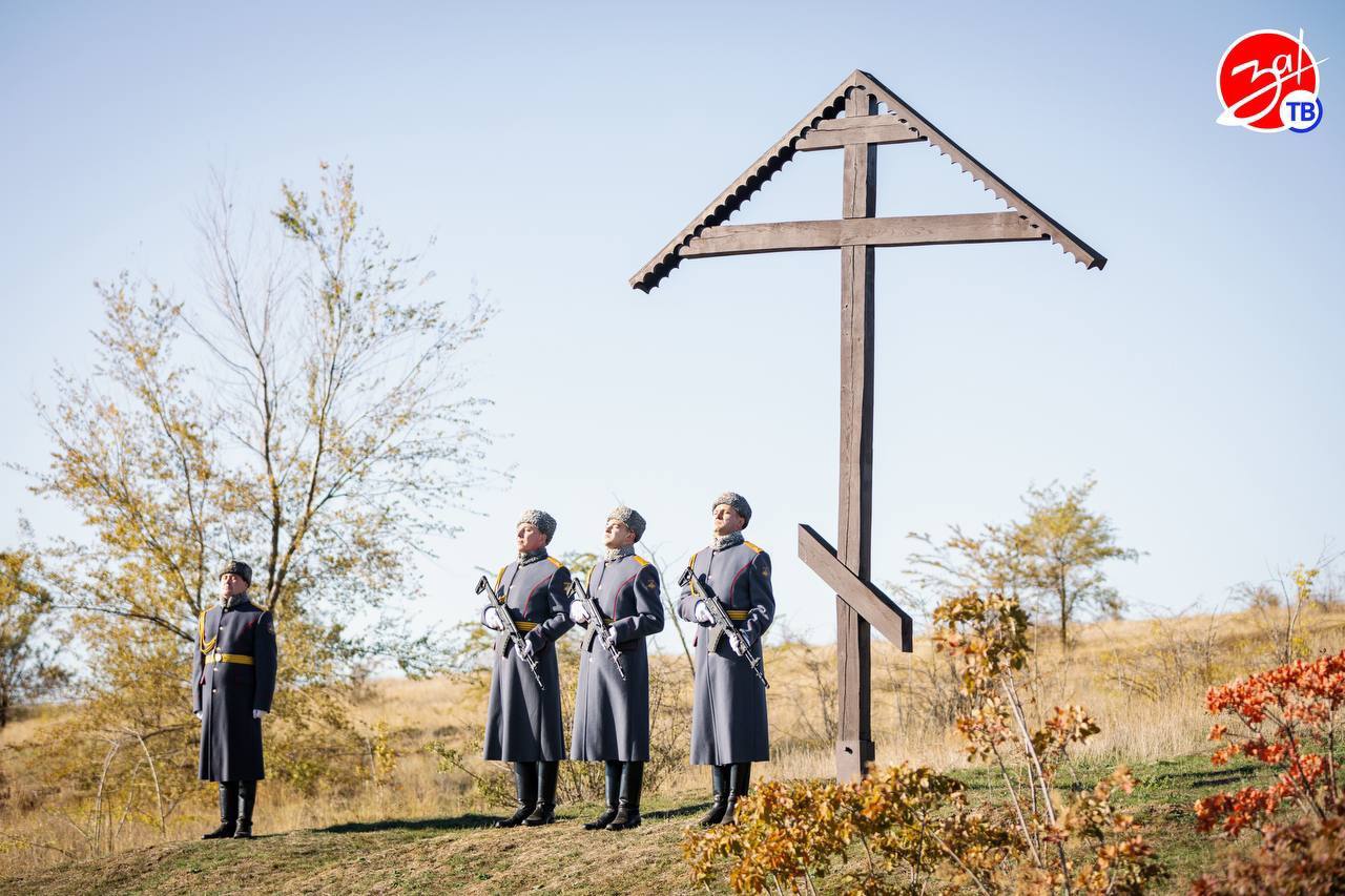 Сотрудники следственного управления СК России по Запорожской области приняли участие в церемонии перезахоронения останков воинов Великой Отечественной войны Сотрудники следственного управления СК России по Запорожской области приняли участие в церемонии перезахоронения останков воинов Великой Отечественной войны