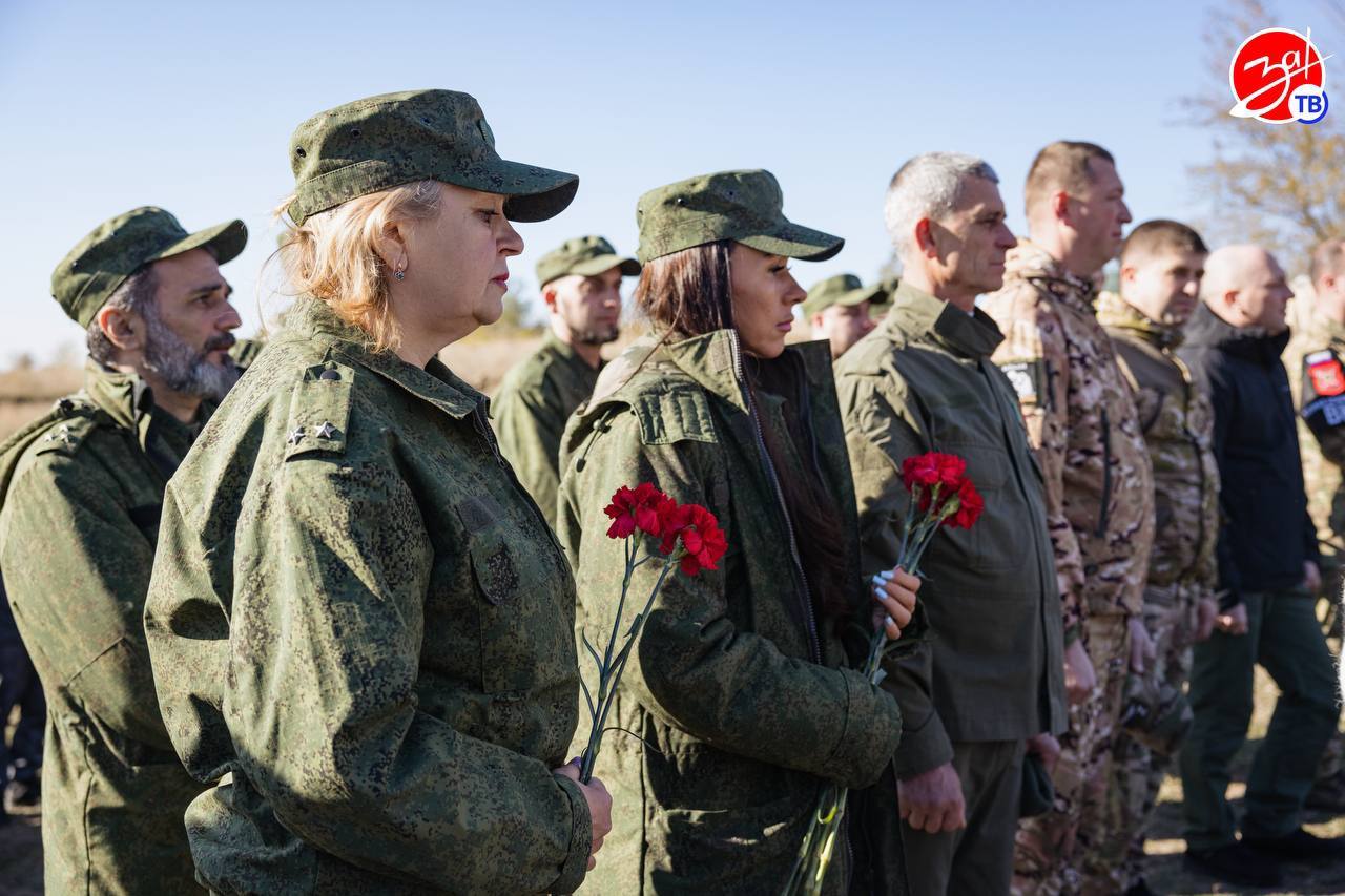 Сотрудники следственного управления СК России по Запорожской области приняли участие в церемонии перезахоронения останков воинов Великой Отечественной войны Сотрудники следственного управления СК России по Запорожской области приняли участие в церемонии перезахоронения останков воинов Великой Отечественной войны