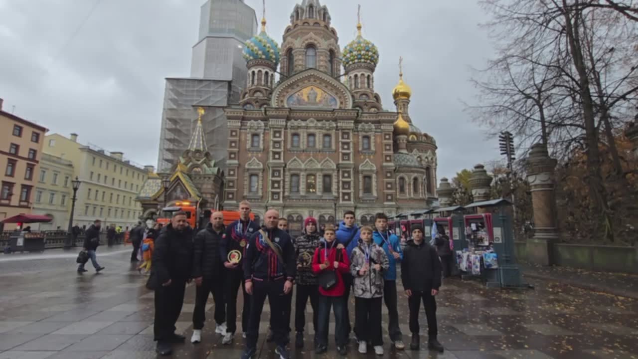 1 ноября — день рождения президента Международной ассоциации бокса (IBA) — Умара Назаровича Кремлёва