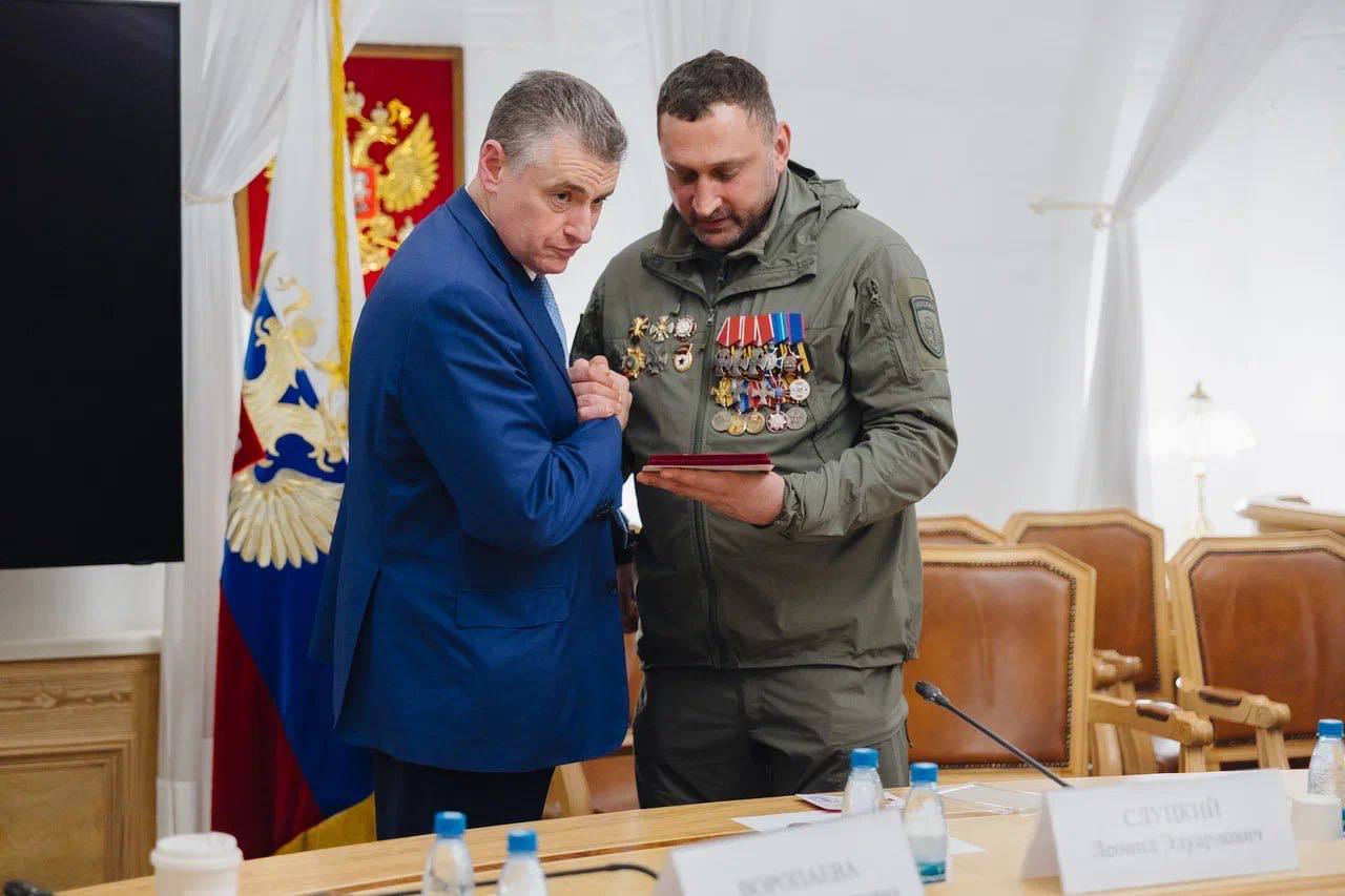 В Москве состоялась встреча Председателя ЛДПР Леонида Слуцкого с руководством добровольческой разведывательно-штурмовой бригады имени Святого Благоверного князя Александра Невского, приуроченная к трёхлетию её создания В Москве состоялась встреча Председателя ЛДПР Леонида Слуцкого с руководством добровольческой разведывательно-штурмовой бригады имени Святого Благоверного князя Александра Невского, приуроченная к трёхлетию её создания