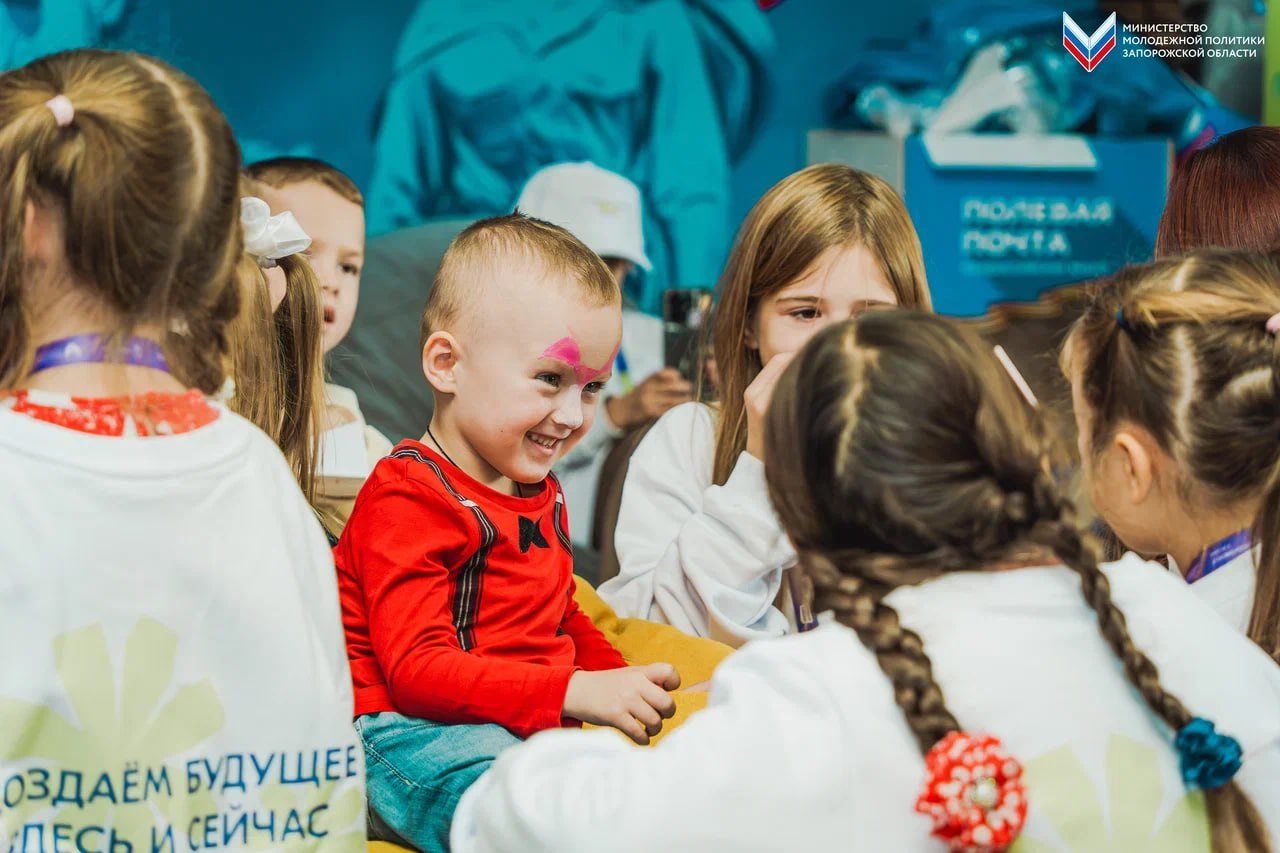 В Мелитополе состоялось праздничное мероприятие для активистов Центра «Молодая семья» В Мелитополе состоялось праздничное мероприятие для активистов Центра «Молодая семья»