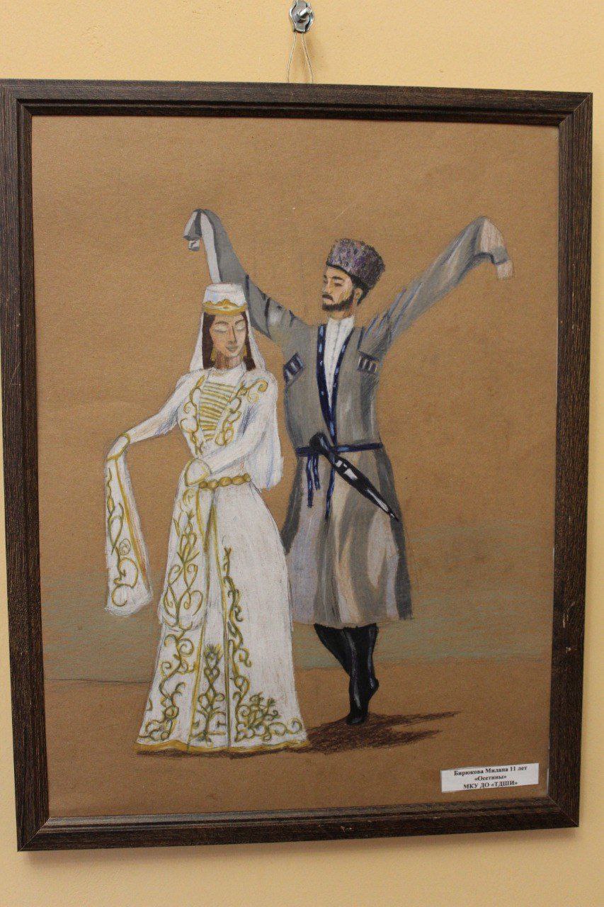 В дополнение к концерту, посвященному Дню народного единства талантливые учащиеся художественного отделения Токмакской детской школы искусств, подготовили удивительные работы для выставки рисунков! В дополнение к концерту, посвященному Дню народного единства талантливые учащиеся художественного отделения Токмакской детской школы искусств, подготовили удивительные работы для выставки рисунков!