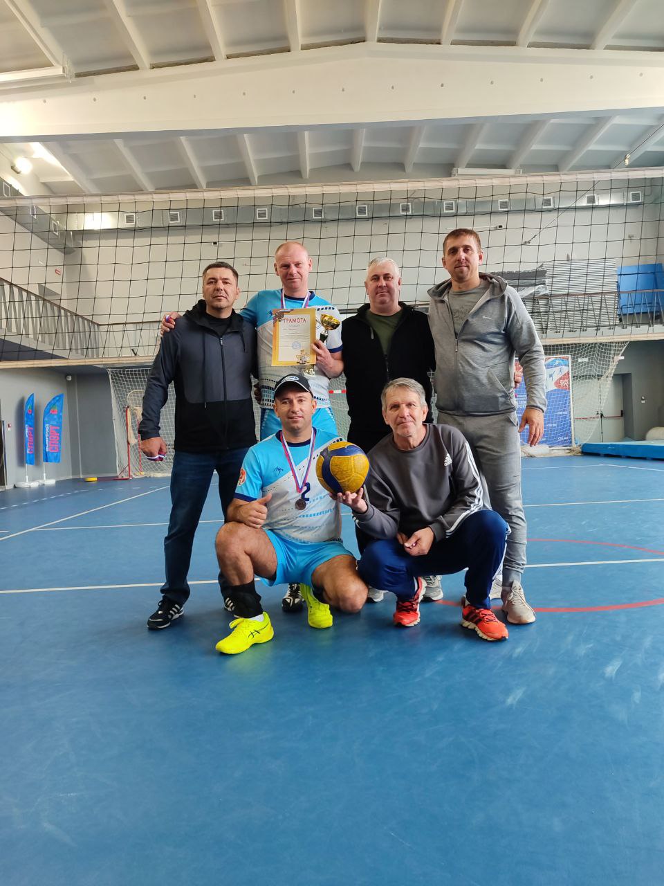 Поздравляем ветеранскую команду по волейболу г. Молочанск с новыми спортивными достижениями!