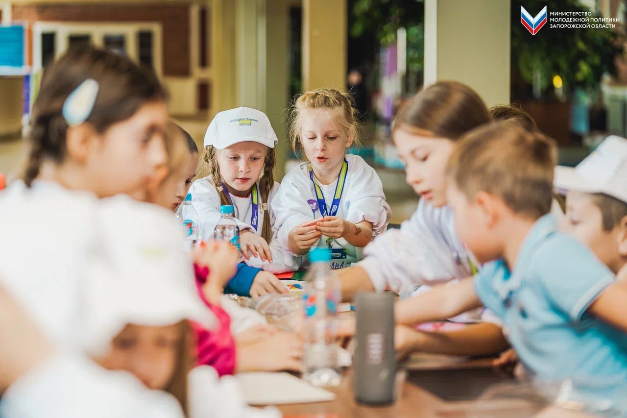 В Мелитополе состоялось праздничное мероприятие для активистов Центра «Молодая семья» В Мелитополе состоялось праздничное мероприятие для активистов Центра «Молодая семья»