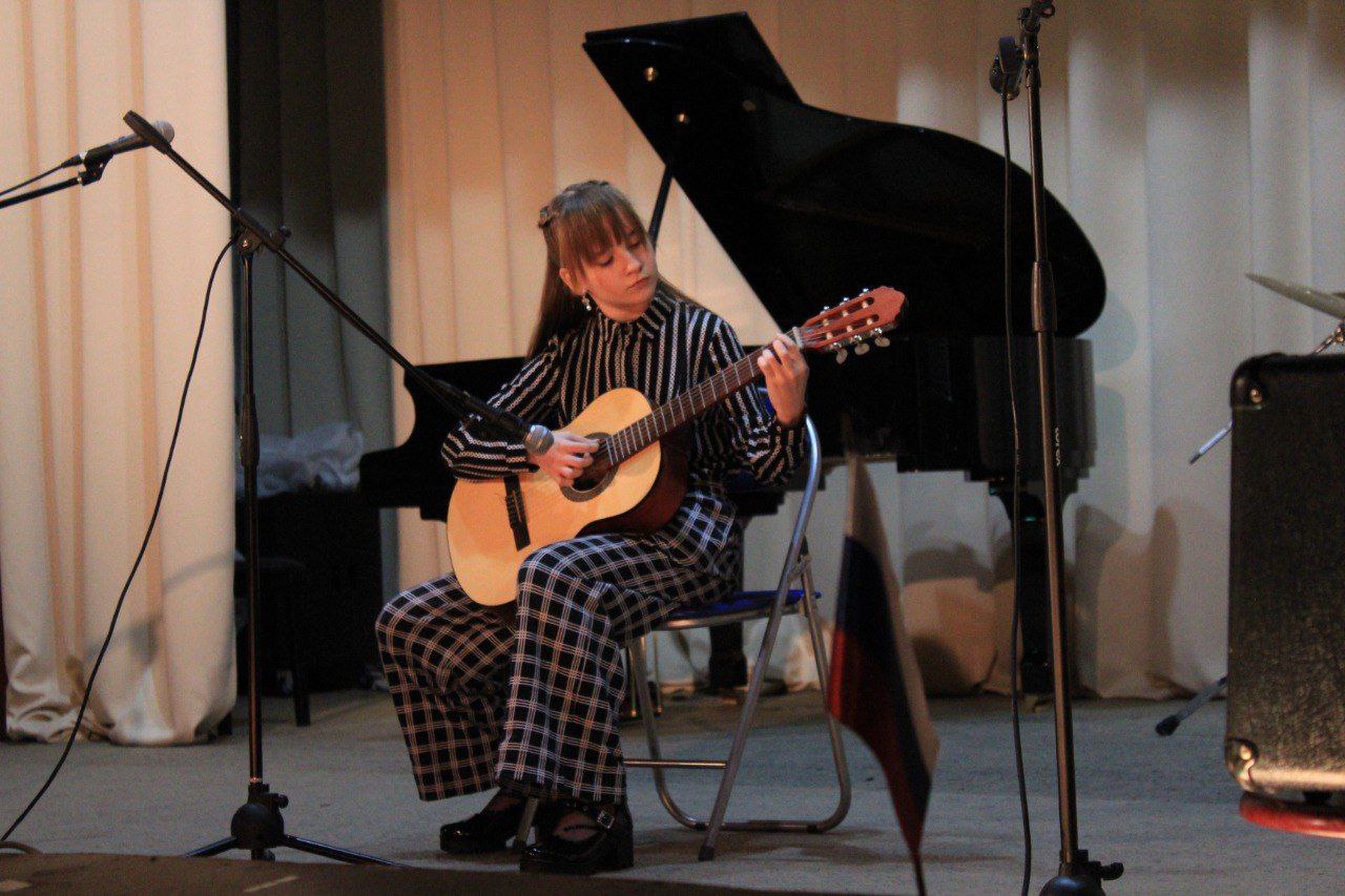 В Токмакской детской школе искусств прошел замечательный концерт, посвященный Дню народного единства, который мы отмечаем 4 ноября В Токмакской детской школе искусств прошел замечательный концерт, посвященный Дню народного единства, который мы отмечаем 4 ноября