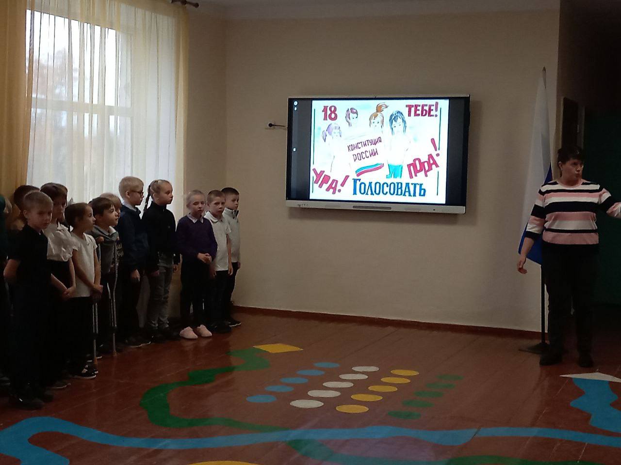 В Весёловском районе члены УИК №577 с. Весёлое (ТИК №18) провели в ГБУ ОО ЗО «Весёловская СОШ №52» мероприятие по повышению правовой культуры для будущих избирателей «Сегодня ученик – завтра избиратель!» В Весёловском районе члены УИК №577 с. Весёлое (ТИК №18) провели в ГБУ ОО ЗО «Весёловская СОШ №52» мероприятие по повышению правовой культуры для будущих избирателей «Сегодня ученик – завтра избиратель!»