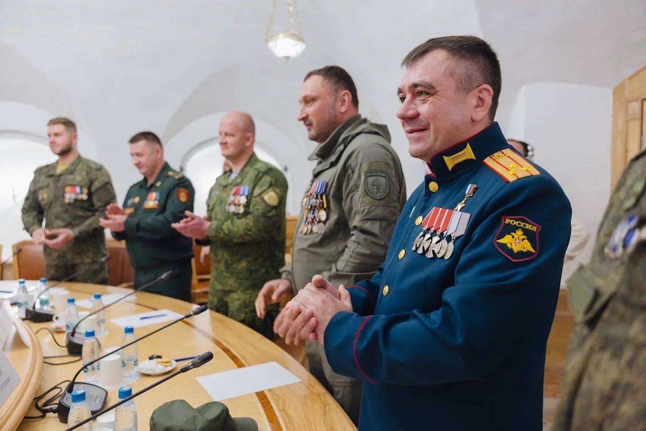 В Москве состоялась встреча Председателя ЛДПР Леонида Слуцкого с руководством добровольческой разведывательно-штурмовой бригады имени Святого Благоверного князя Александра Невского, приуроченная к трёхлетию её создания В Москве состоялась встреча Председателя ЛДПР Леонида Слуцкого с руководством добровольческой разведывательно-штурмовой бригады имени Святого Благоверного князя Александра Невского, приуроченная к трёхлетию её создания