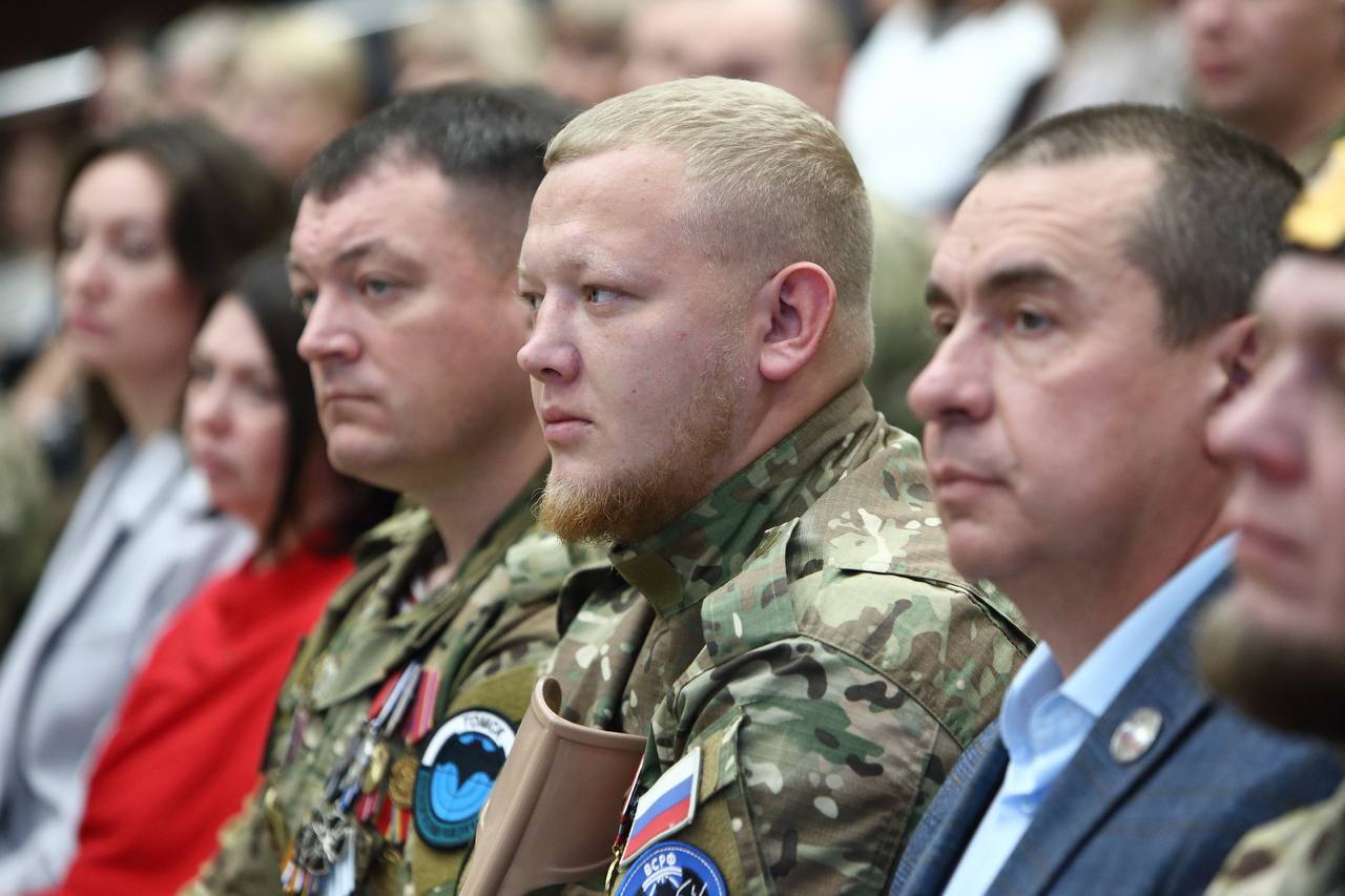 Сотрудники филиалов фонда «Защитники Отечества» по всей стране знакомят ветеранов спецоперации и членов их семей с полагающимися им мерами поддержки Сотрудники филиалов фонда «Защитники Отечества» по всей стране знакомят ветеранов спецоперации и членов их семей с полагающимися им мерами поддержки