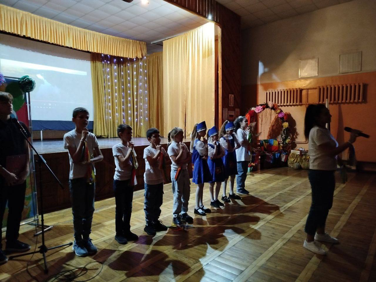 31.10.25г. в ГБУ ОО ЗО "СОШ 4" г. Мелитополь состоялось торжественное мероприятие, приуроченное к Дню народного единства 31.10.25г. в ГБУ ОО ЗО "СОШ 4" г. Мелитополь состоялось торжественное мероприятие, приуроченное к Дню народного единства