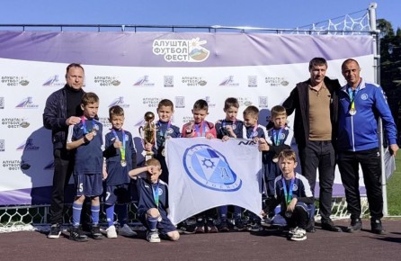 Токмакский «Дизелист 2017» - победитель Серебряного кубка футбольного праздника в Крыму