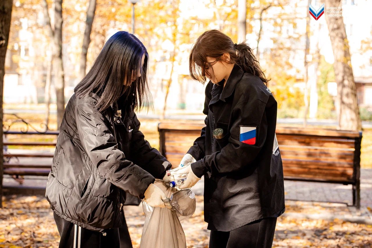 Акция «Экология вместе с семьями»: субботник в парке культуры и отдыха имени Горького Акция «Экология вместе с семьями»: субботник в парке культуры и отдыха имени Горького