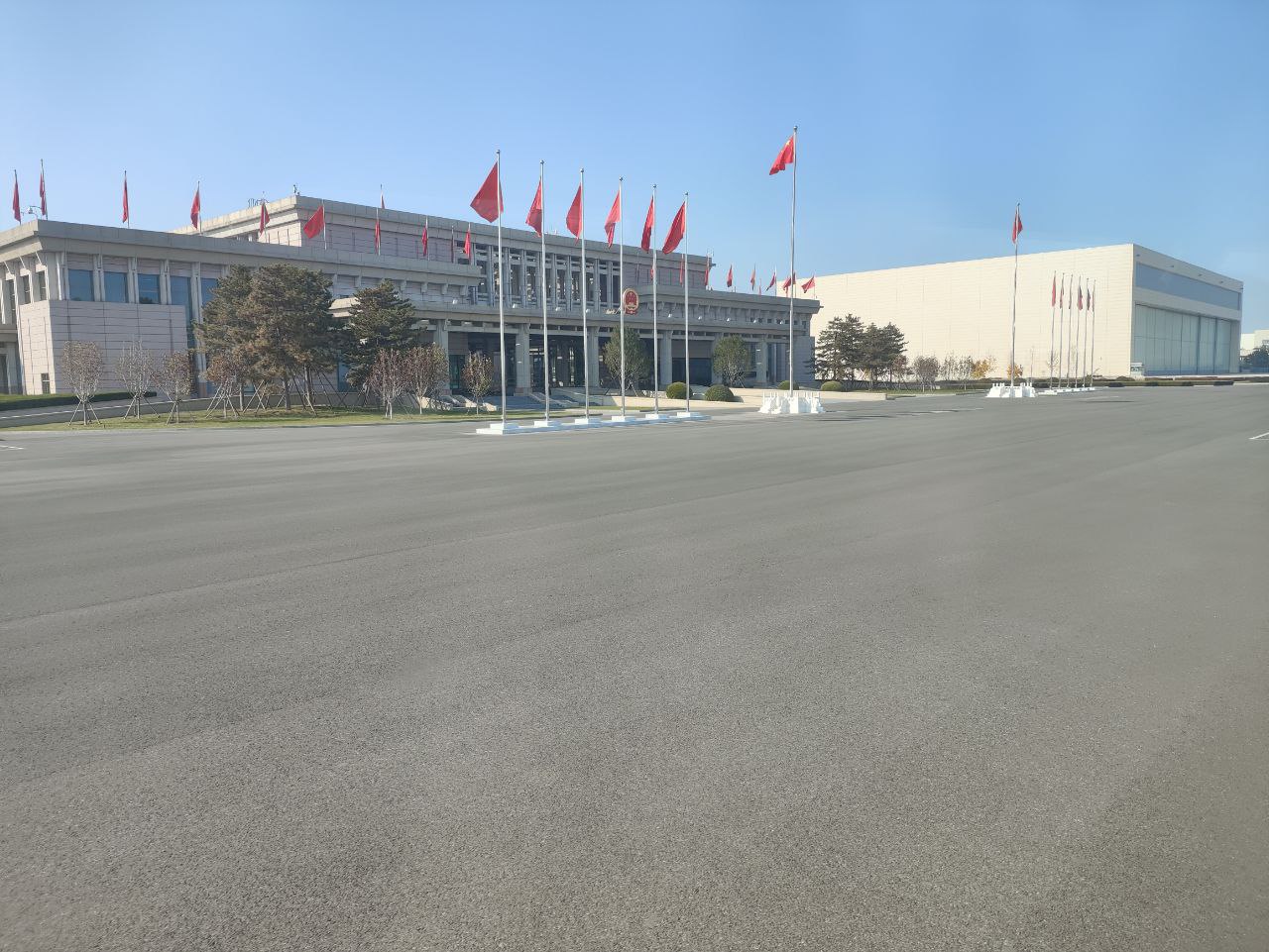 Корреспондент ЗАН завершил поездку в Китай и теперь вместе с правительственной делегацией направляется в Россию