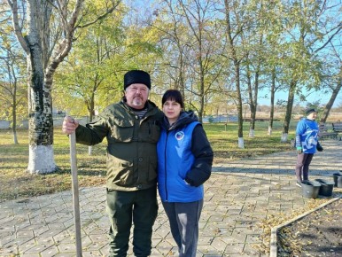 В преддверии Дня народного единства в селе Богдановка Черниговского района состоялся субботник, направленный на благоустройство территории и укрепление духа единения среди жителей