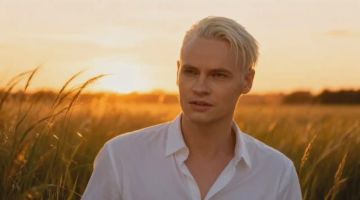 4 .                4 