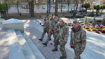 Бывшие солдаты ВСУ почтили память освободителей Мелитополя