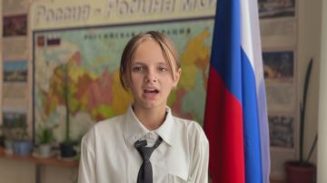 В преддверии праздника 4 ноября — Дня народного единства ученицы 7 класса ГБУ ОО ЗО «Веселовская СОШ №52» приняли участие в акции «Наша сила — в единстве»