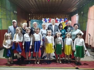 В Шелюговском сельском Доме культуры прошёл концерт ко Дню народного единства «МЫ - РОССИЯНЕ! »