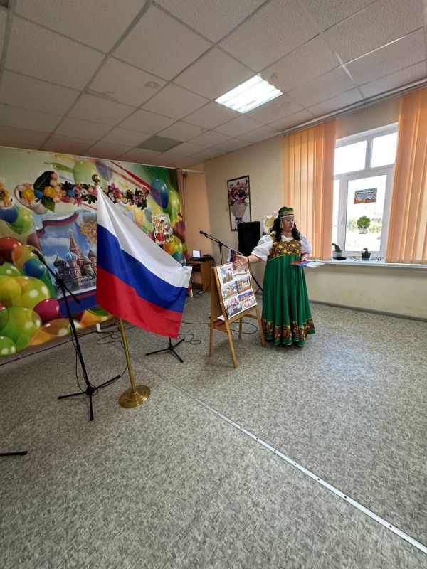Жители с.Солёное передают поздравления с Днём народного единства! В сельском клубе провели тематическую беседу Жители с.Солёное передают поздравления с Днём народного единства! В сельском клубе провели тематическую беседу