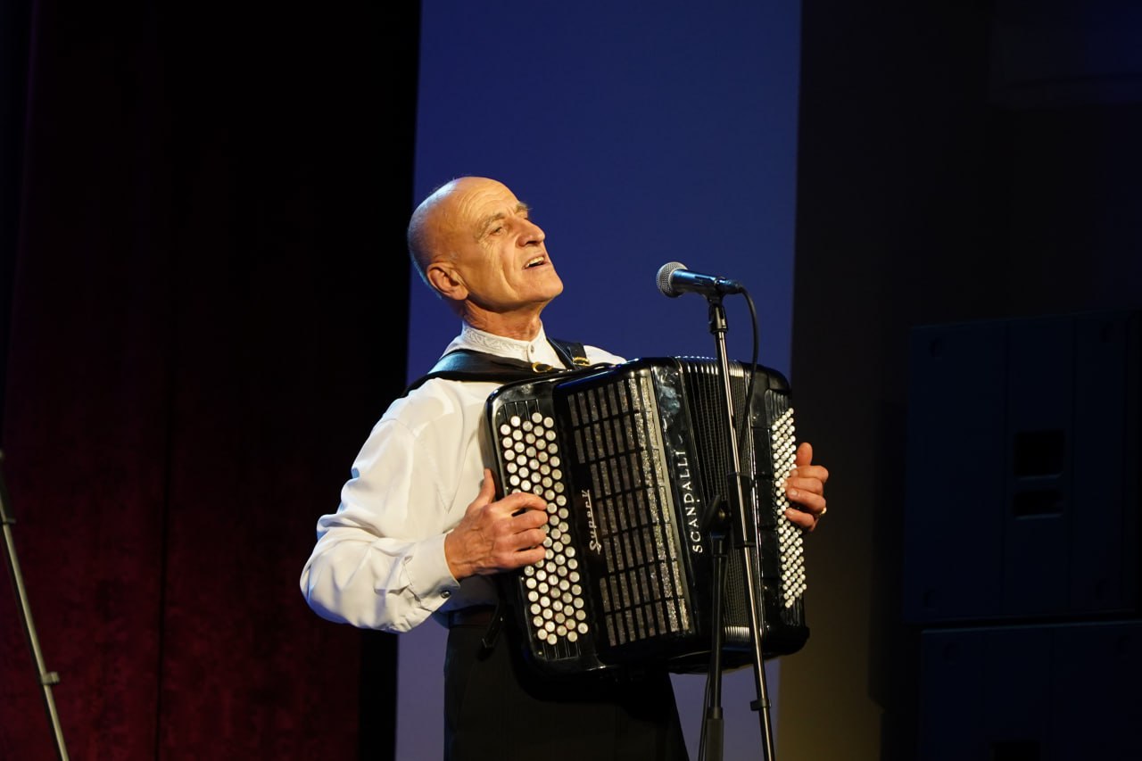 Во Дворце культуры железнодорожников состоялся Фестиваль народного творчества «День народного единства» Во Дворце культуры железнодорожников состоялся Фестиваль народного творчества «День народного единства»