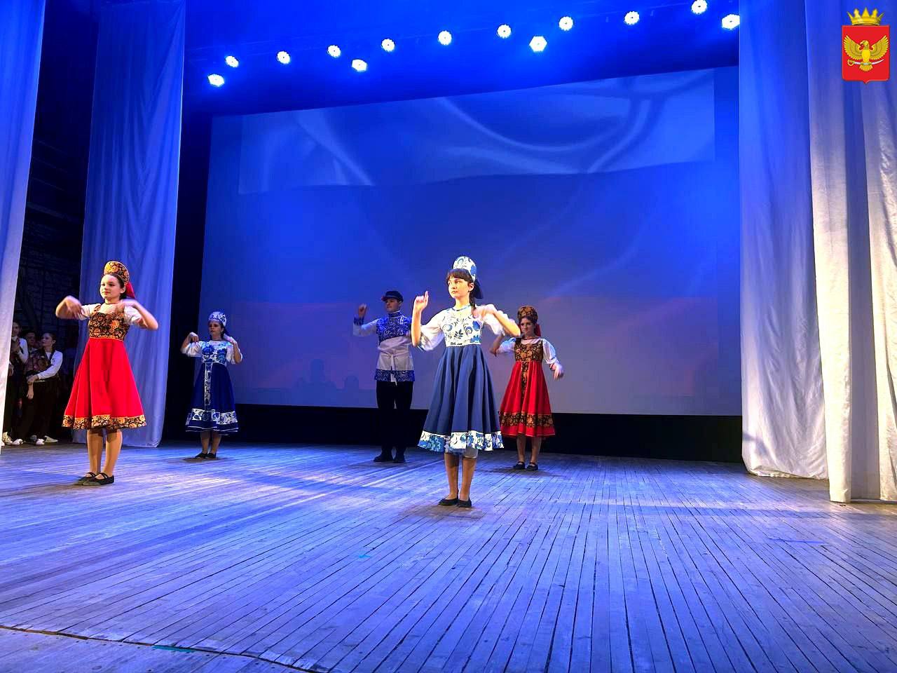 В единстве народов сила России! В единстве народов сила России!